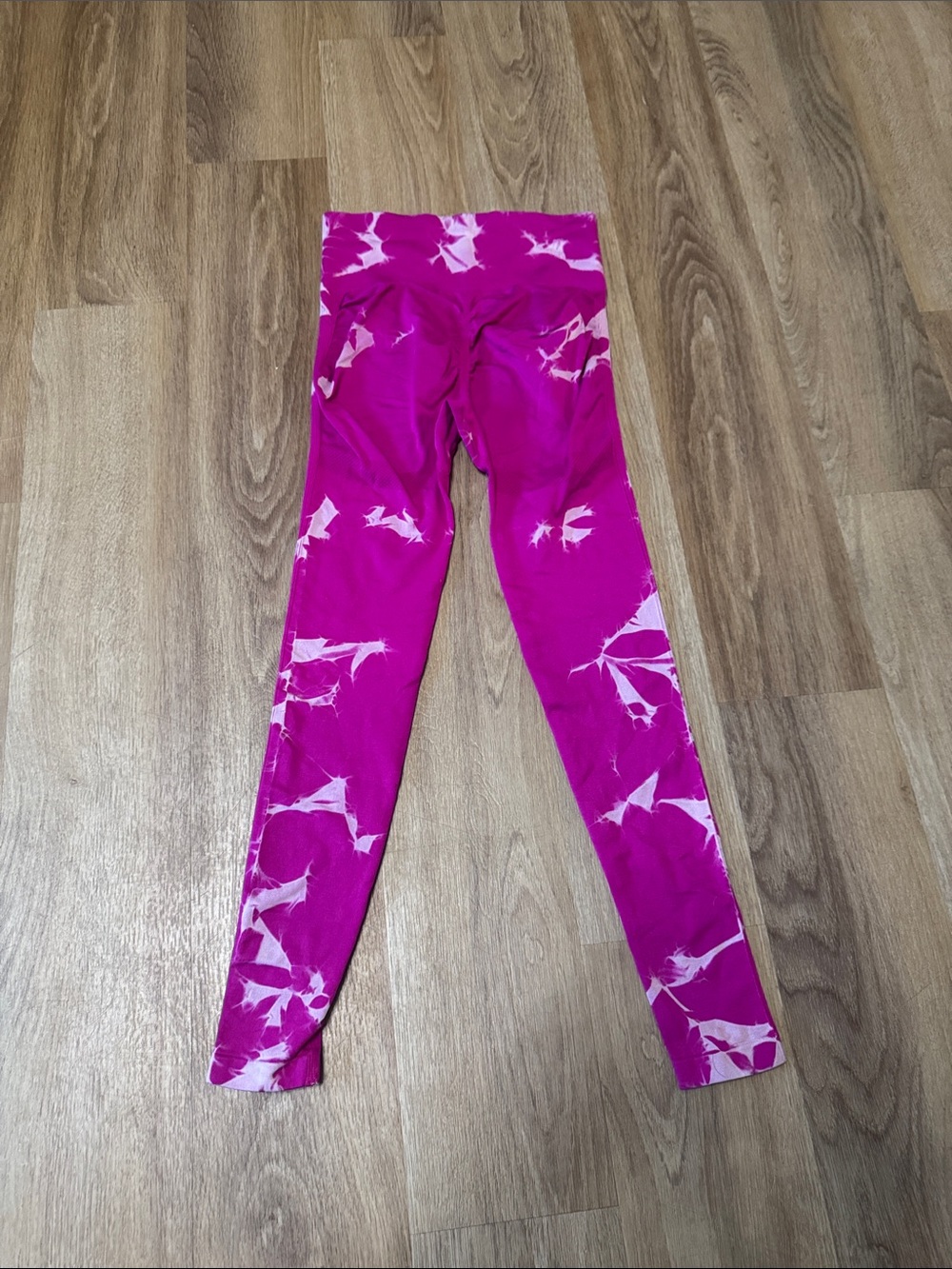 Women’s scrunched butt Pink Tie-Dye Leggings size small